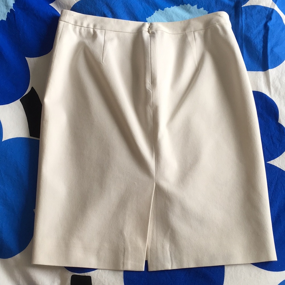 J Crew White Bi-Stretch Cotton No.2 Pencil Skirt, Size 6 - Picture 2 of 8
